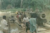 Rivière San-Pedro (Côte d'Ivoire) Locomotive récupérée en 1965-66     (affaire Quiquerez-de Segonzac. 1891-1893)